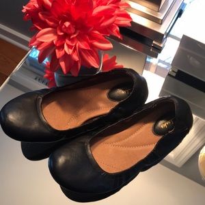 Ladies Clarks Artisan Slip on flat Black sz 11